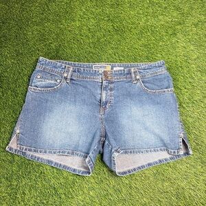 Old Navy Women’s Size 14 Stretch Denim Shorts Medium Wash Cuffed Hem Y2K Blue